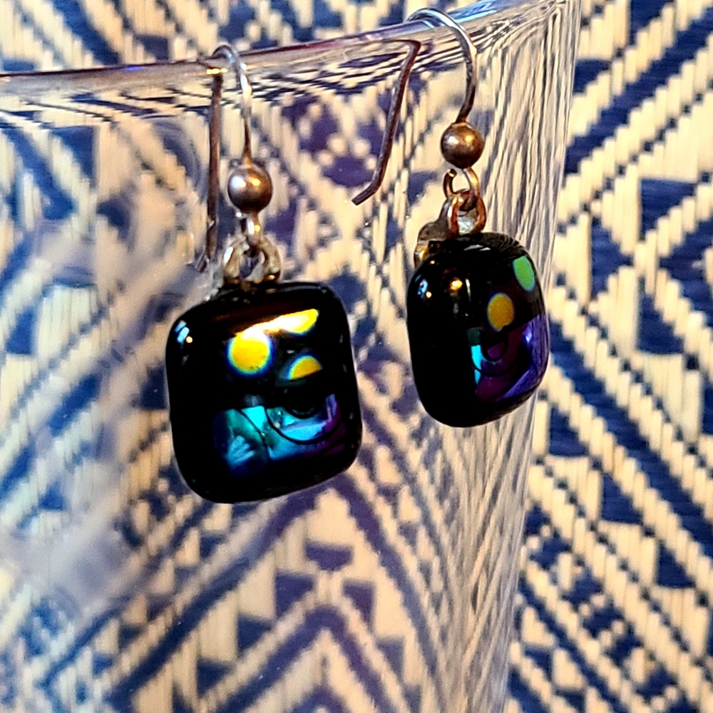 Black Glass Earrings w silver findings - Picture 5 of 10